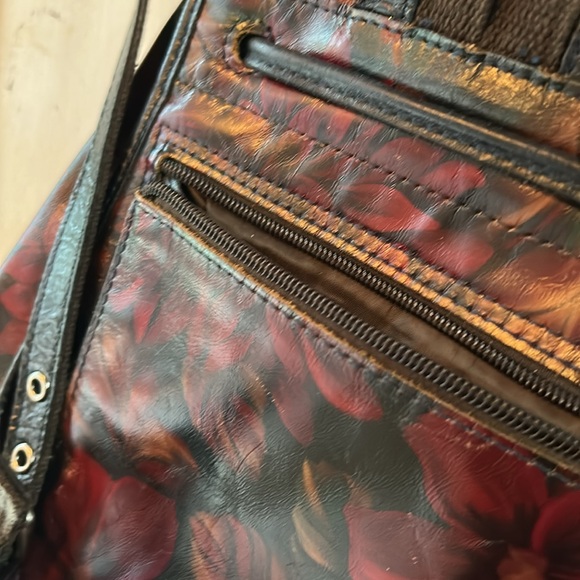 Patricia Nash English Seluci English Rustic Mums Backpack Blk/Burgundy - Picture 5 of 11